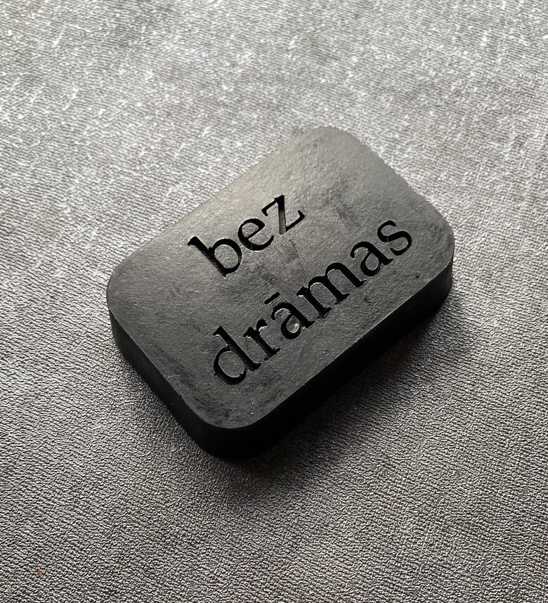 bez drāmas - ogļu ziepes, ķermenim un sejai