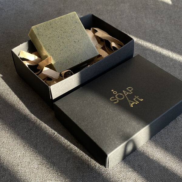 Kvadrāts - nātru, zaļo mālu ziepes ķermenim un sejai